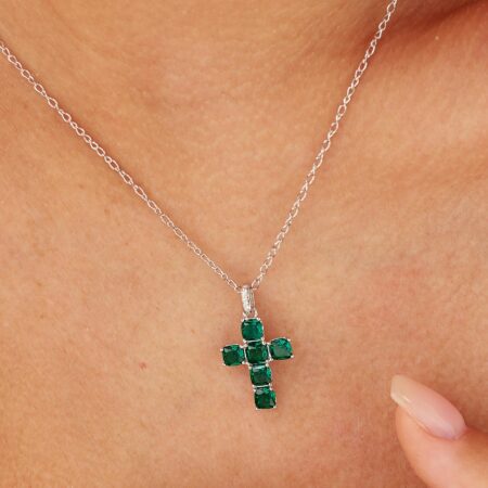 Charm Σταυρός Fancy green του οίκου BROSWAY